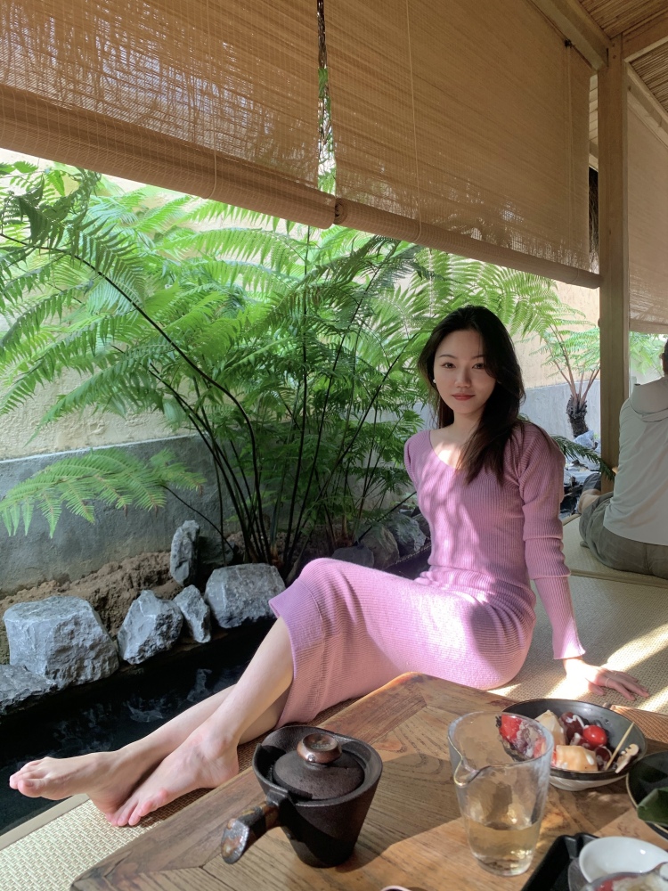锐锐-广东省·深圳市·南山区-微博，某红薯-大家好！我是素人：锐锐
158/82斤 爱穿搭摄影 接衣服饰品寄拍 会p图 出图效率高 脾气好可以修改 欢迎合作
艺名：锐锐
年龄：24
身高：177CM
体重：41KG
#深圳市# #素人# #网红
