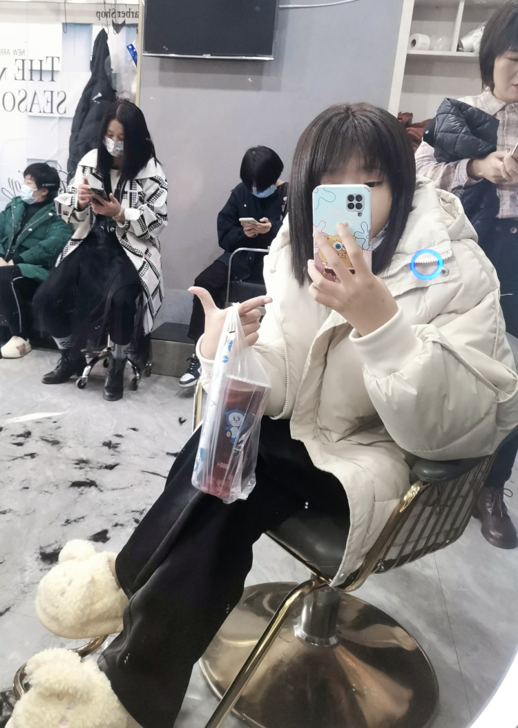 ㅤ向染-河北省·邯郸市·曲周县--会拍照会批一点点图,是内种偏可爱风的,如果有看上的可以来联系我噢