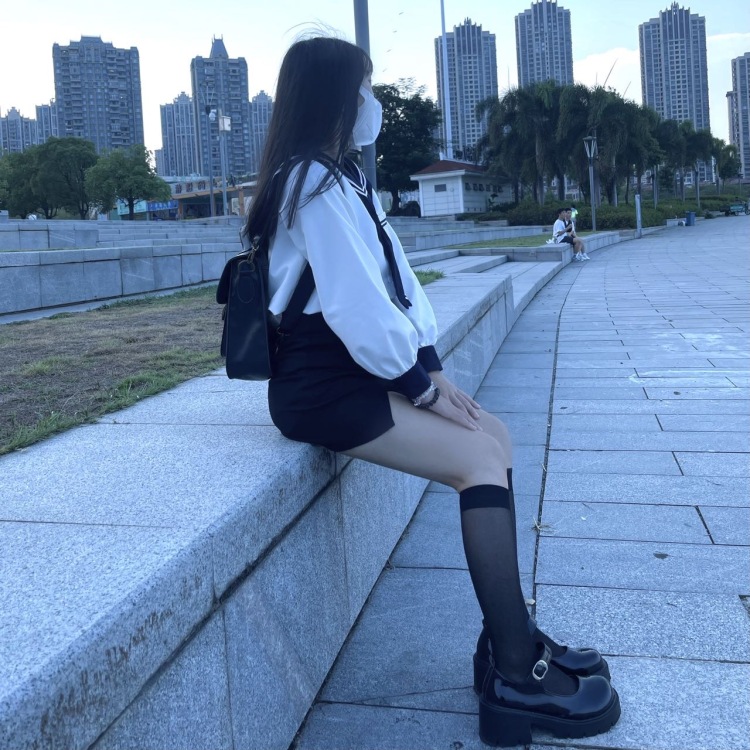 Yi-福建省·漳州市·芗城区-抖音 快手 小红薯-买家秀 寄拍服饰 会拍照 出图高质量 价格方面没太大要求 喜欢拍照 衣服风格都可(太漏不接)饰品 美甲 化妆品都可