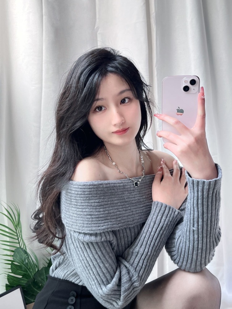 Lala.-重庆市·重庆市·江津区-抖音；快手；某红薯-我比较适合拍服饰，美甲，配饰，鞋子。emmm 本人正在做账号，需要接些寄拍，刚来这个平台，有需要的商家可以联系我，谢谢。