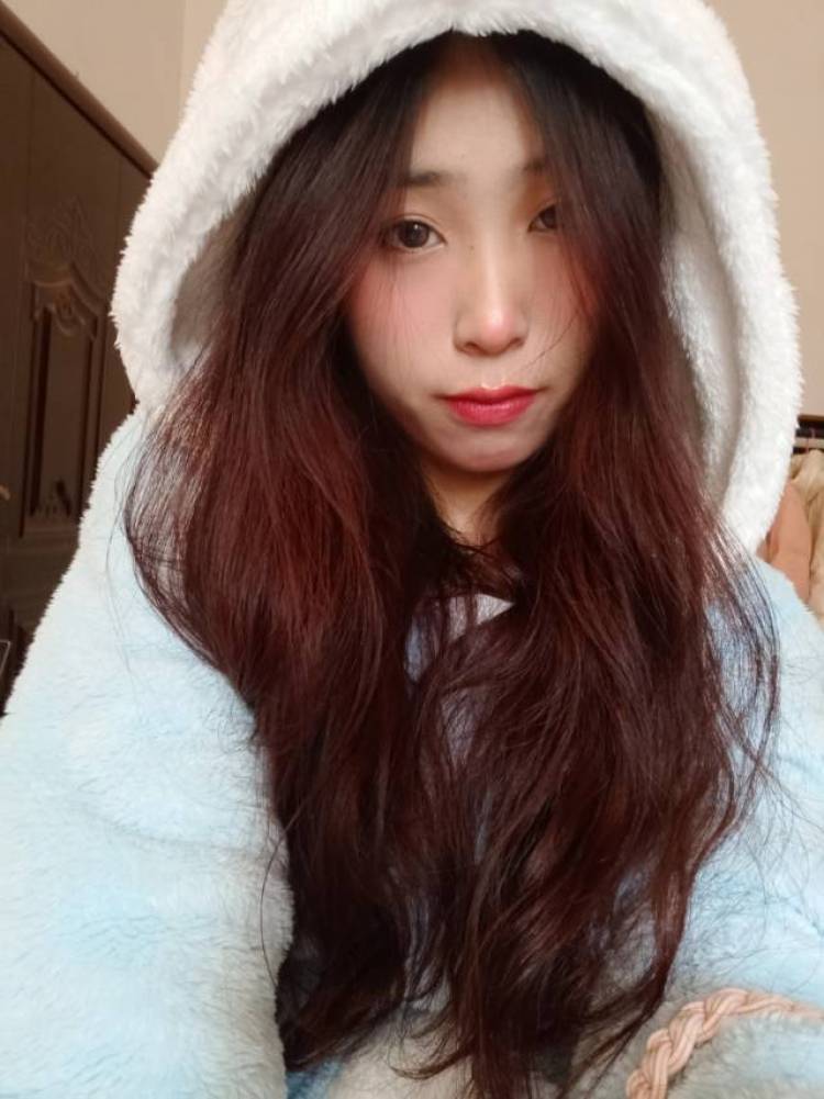 aaaaa~-河南省·周口市·淮阳区-抖音，快手，某红薯-在校大学生，假期闲余时间长，喜欢拍照，会p图化妆，懂搭配，有审美观。身高160体重94斤