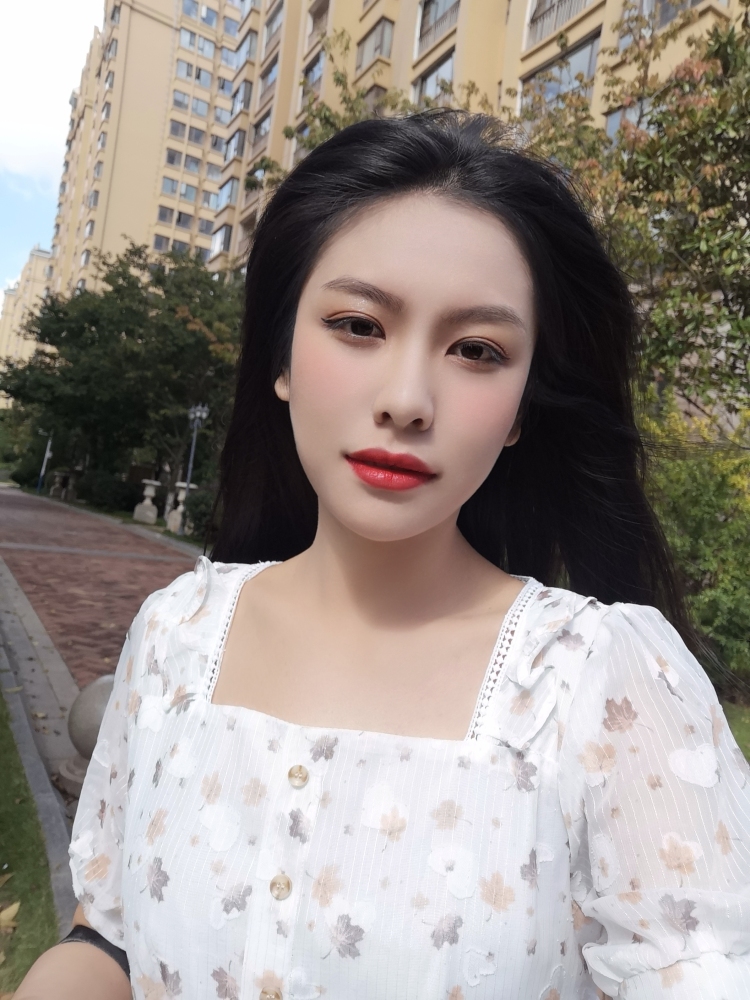 玉腊^-云南省·昆明市·呈贡区-快手-本人21岁,女,身体健康,工作稳定。爱好编程。一名码农。也喜欢拍照,旅游。