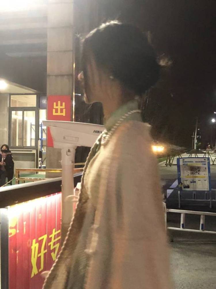 喜羊羊-安徽省·合肥市·蜀山区--接寄拍送拍，开箱测评，快手带货等等
本人身高170体重100，风格多变都可以
淘宝，拼多多，快手，抖音都可以
走平台骗子绕道
图片倒数第二张全身照，最后一张素颜照