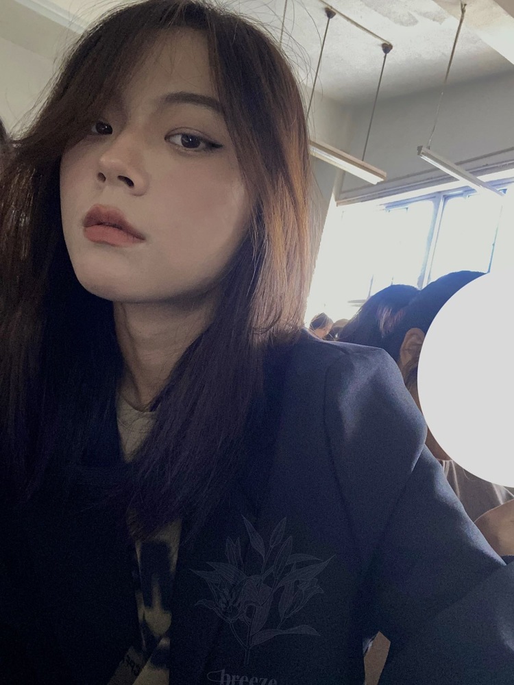 넌 바보야-湖南省·长沙市·望城区-抖音-本人18岁，身高160，体重88目前在湖南长沙喜欢买衣服，喜欢化妆，自己对化妆方面有一定的研究。可接寄拍淘宝拼多多天猫京东的买家秀，卖家秀，也可接受周末外出拍摄，拽姐风学院风都可
艺名：南柚
身份：学