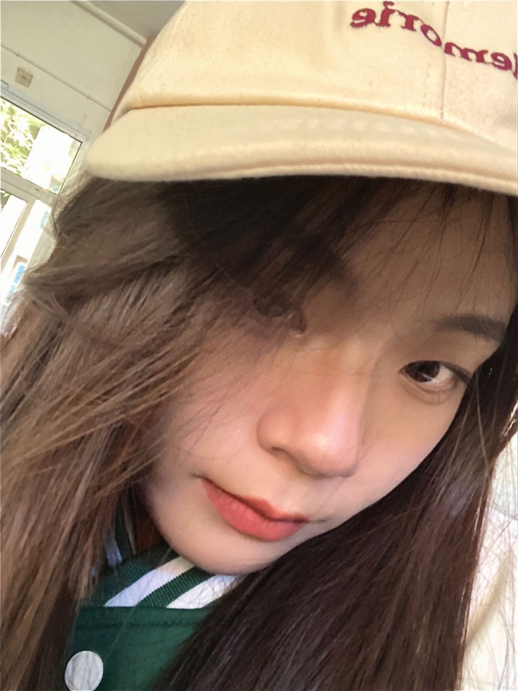 넌 바보야-湖南省·长沙市·望城区-抖音-本人18岁，身高160，体重88目前在湖南长沙喜欢买衣服，喜欢化妆，自己对化妆方面有一定的研究。可接寄拍淘宝拼多多天猫京东的买家秀，卖家秀，也可接受周末外出拍摄，拽姐风学院风都可
艺名：南柚
身份：学