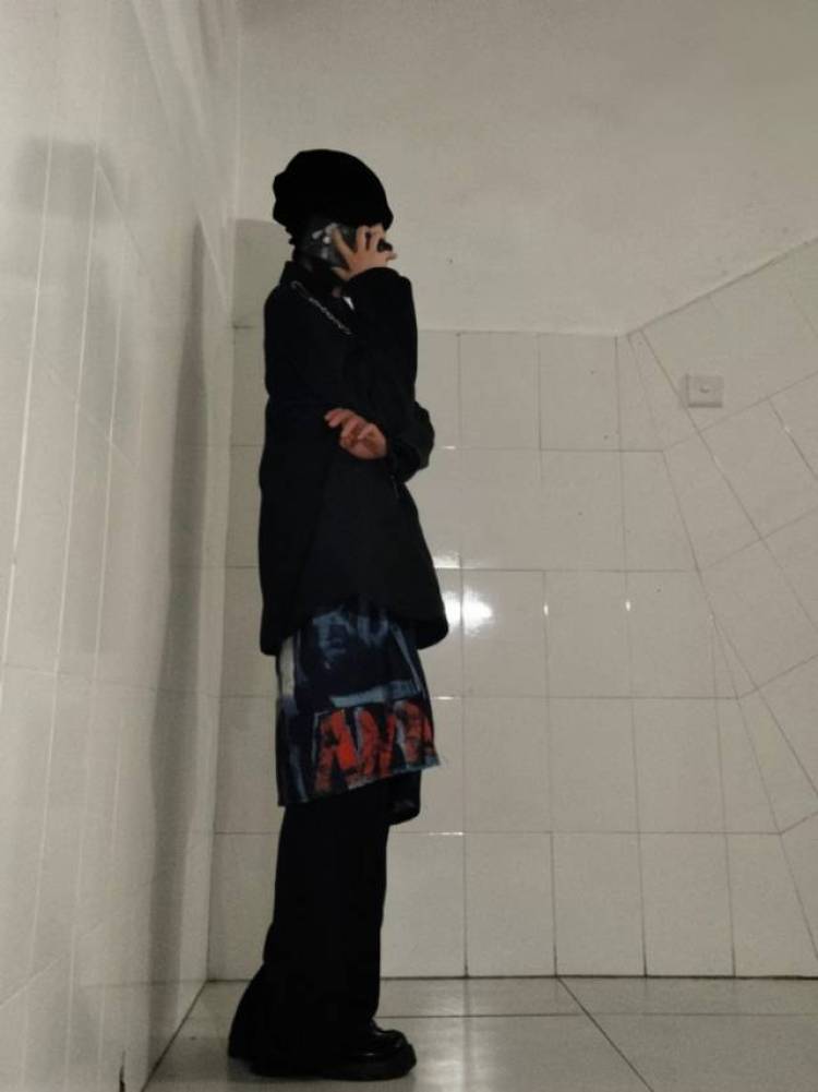 不吃棒棒糖嗷崽崽-四川省·宜宾市·兴文县-抖音 快手-女 165cm 54kg 设计专业的学生 擅长ps出图擅长网红风格化妆技术 本人有良好的相貌和高质的品味 曾担任学校社团汇演的化妆师和造型师