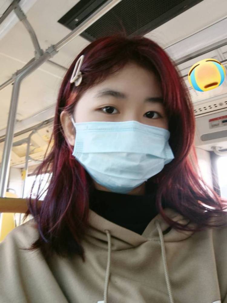 栗子-广东省·广州市·荔湾区-快手抖音B站西瓜视频某红薯-接各类寄拍、服装、饰品、日用家居,宠物用品,身高170、体重85、可爱、轻熟都可,会化妆会穿搭,家有只香槟色小猫,头发都是自己染的