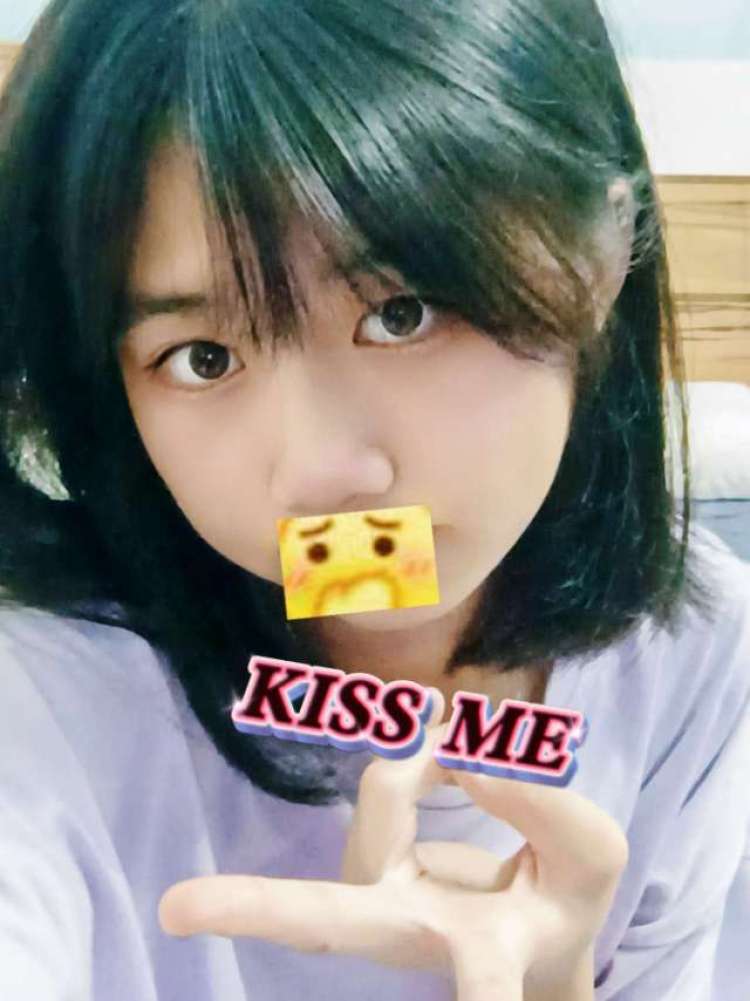 栗子-广东省·广州市·荔湾区-快手抖音B站西瓜视频某红薯-接各类寄拍、服装、饰品、日用家居,宠物用品,身高170、体重85、可爱、轻熟都可,会化妆会穿搭,家有只香槟色小猫,头发都是自己染的