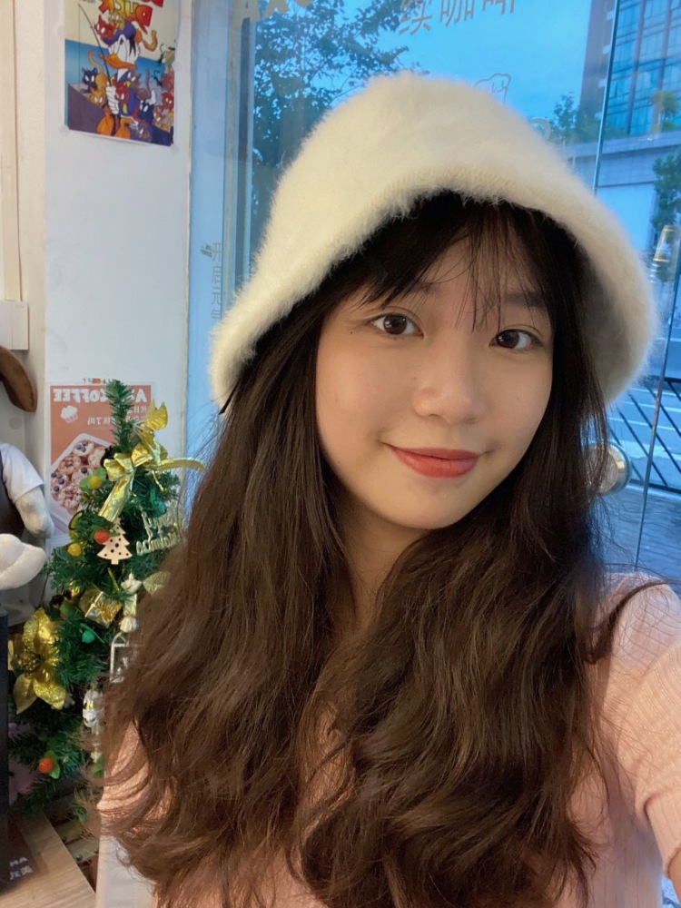 Roxy-广东省·广州市·越秀区--本人性格开朗,身高161体重45kg,热爱摄影、唱歌,接寄拍