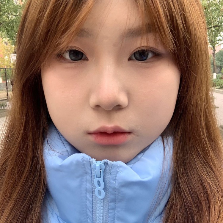 夢里見-江西省·九江市·瑞昌市--身高163体重108，会拍照修图，衣服穿搭分享，口红试色等等需要合作都可以联系我～