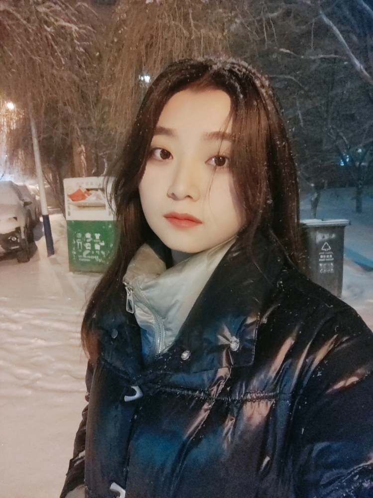 栀渃-新疆维吾尔自治区·乌鲁木齐市·头屯河区-抖音-衣服化妆品都可以，暴露的衣服不接，费用可以商量，希望有商家找我拍~