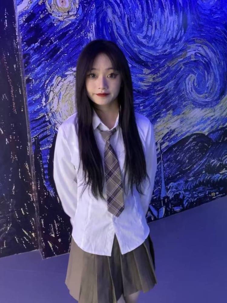 菲菲🦋-贵州省·铜仁市·思南县-快手-本人是在校就读生,喜欢玩快手抖音,快手2千多粉丝,抖音600多粉丝,喜欢拍,照接寄拍。