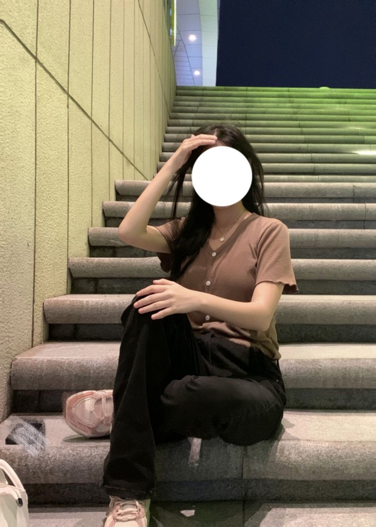 让我再睡两分钟-山东省·日照市·东港区-抖音-学过声乐 有舞蹈功底但是不精 学生党 会化妆会图会写脚本 想过上财富自由 舒服快乐生活面对挑战时有足够底气和自信的人生 想成为敢做敢承担的女孩 开箱测评 学生党推荐 vlog测评 免费试用 平面模特兼