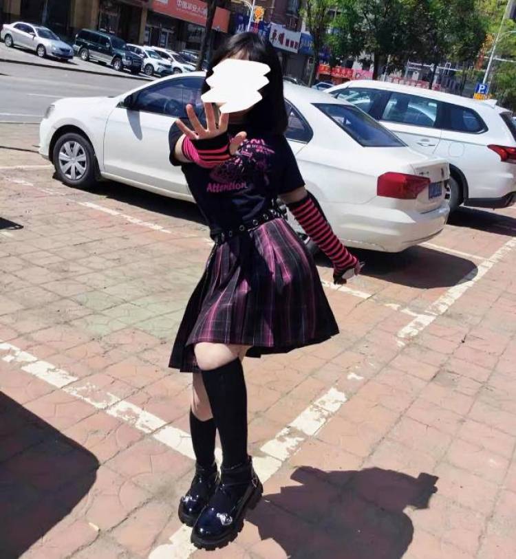 Lil.h-辽宁省·辽阳市·灯塔市-抖音 某红薯 半次元-我会拍照 会p图 资深后期师 对待单子有耐心 擅长发穿搭以及美妆种草帖子 爱好cosplay 喜欢甜妹纯欲辣妹风格穿搭