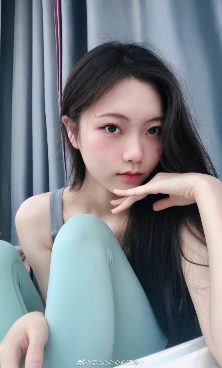 liux1-广东省·深圳市·宝安区--舞蹈生，身高173cm 体重51kg ，想赚零花钱 ，可发某红薯微博抖音 ，骗子别来 ，孩子打工不容易，金主看看孩子吧