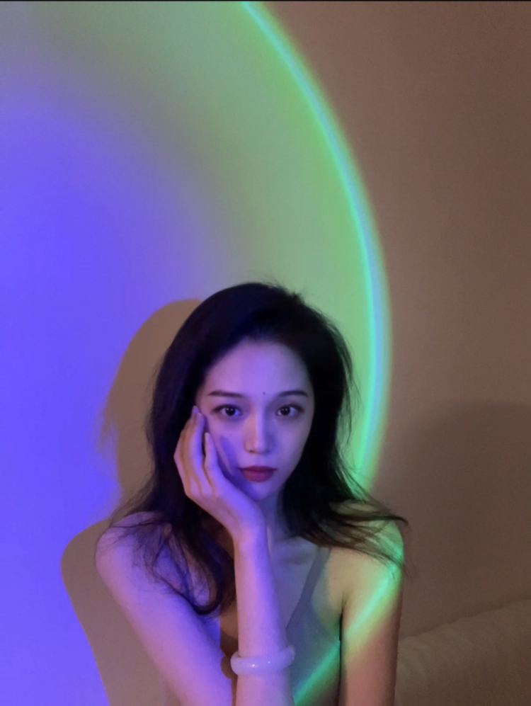 Vivian-江苏省·苏州市·姑苏区-抖音 微博 某红薯-身高168,体重48 ,接约拍、淘宝寄拍、卖家秀买家秀,费用可协商。