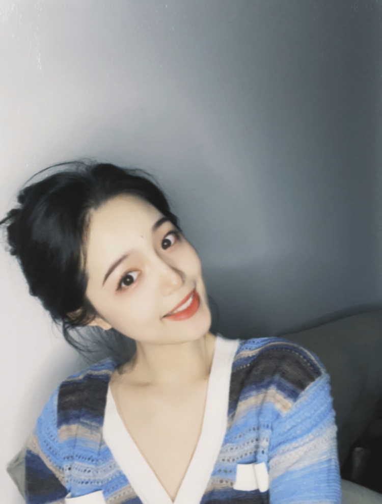 Vivian-江苏省·苏州市·姑苏区-抖音 微博 某红薯-身高168，体重48 ，接约拍、淘宝寄拍、卖家秀买家秀，费用可协商。