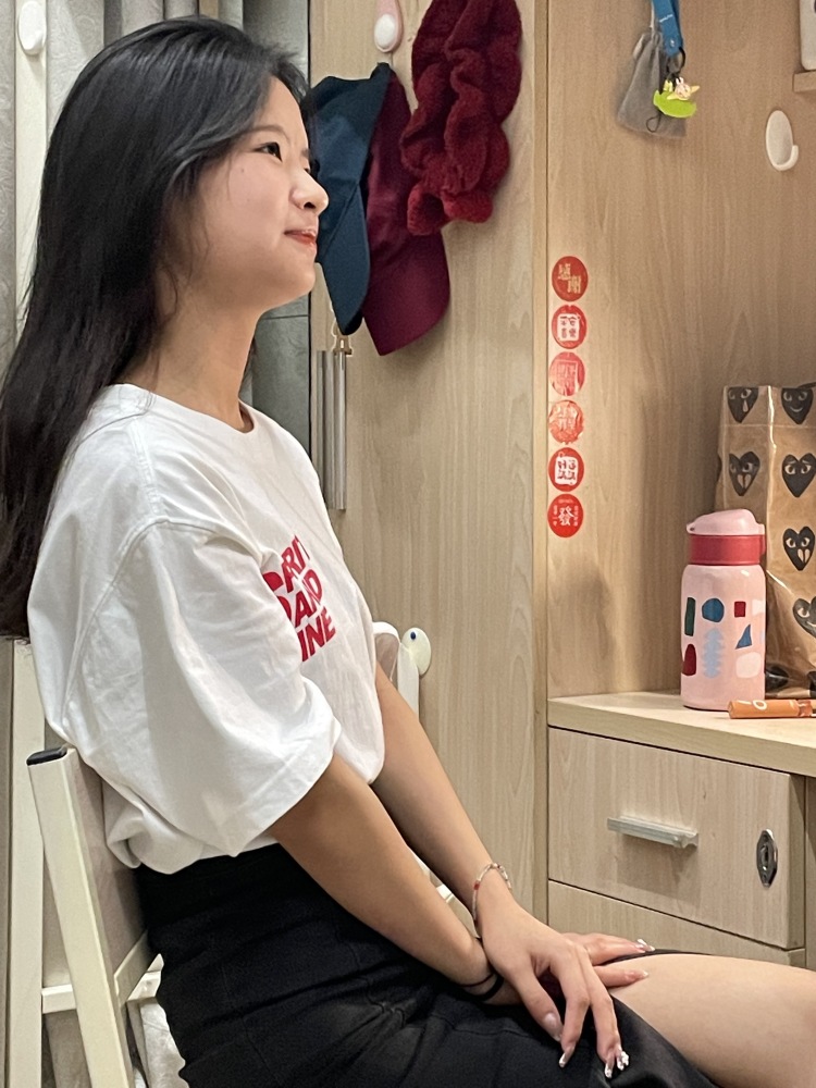小玉吹泡泡-浙江省·嘉兴市·桐乡市-抖音-接寄拍，买家秀
18岁，身高162 体重92 专业拍照，修图，写文案，可接寄拍，
喜欢自拍，各种风格都OK