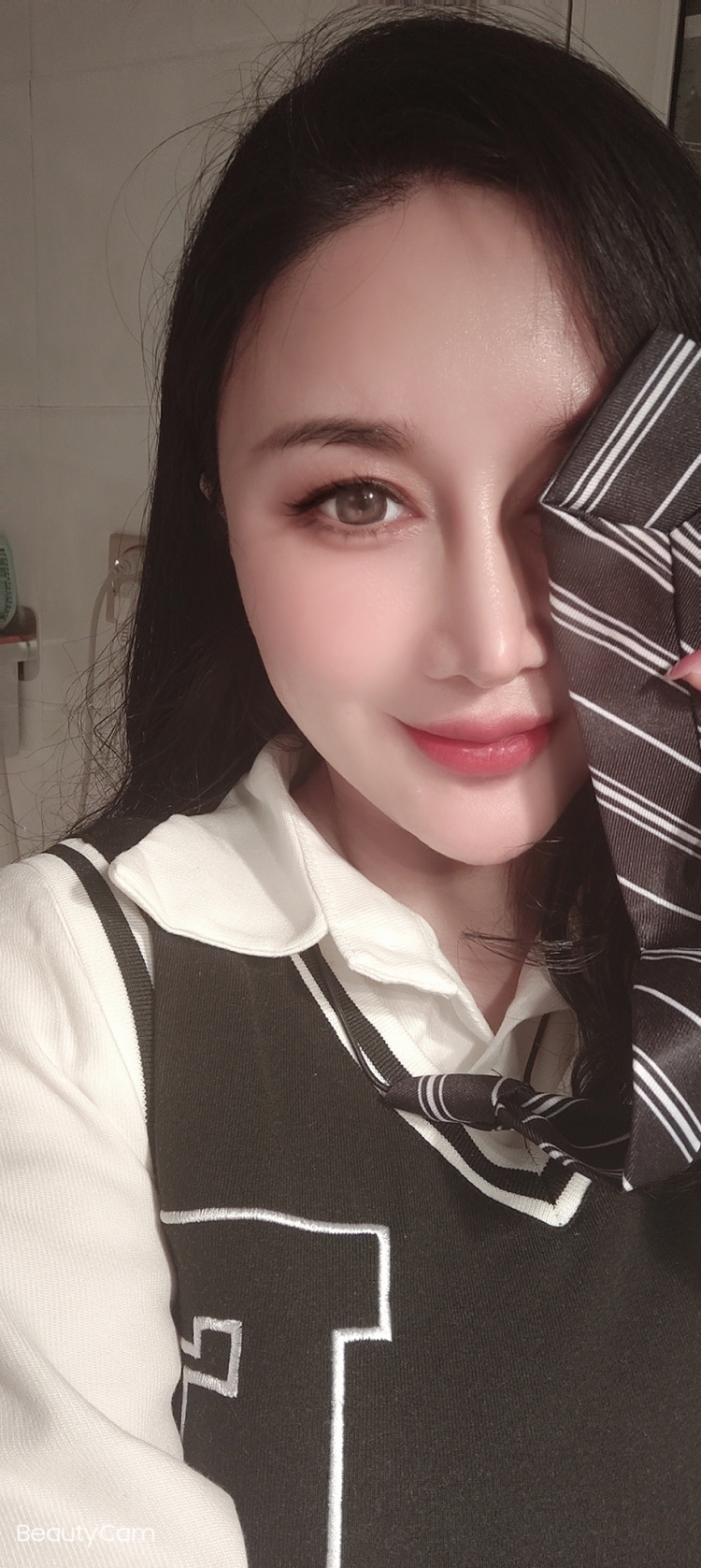 依娜-湖南省·长沙市·雨花区--特长舞蹈 能很好的把握好各种风格照片   网拍 口播 商演都可