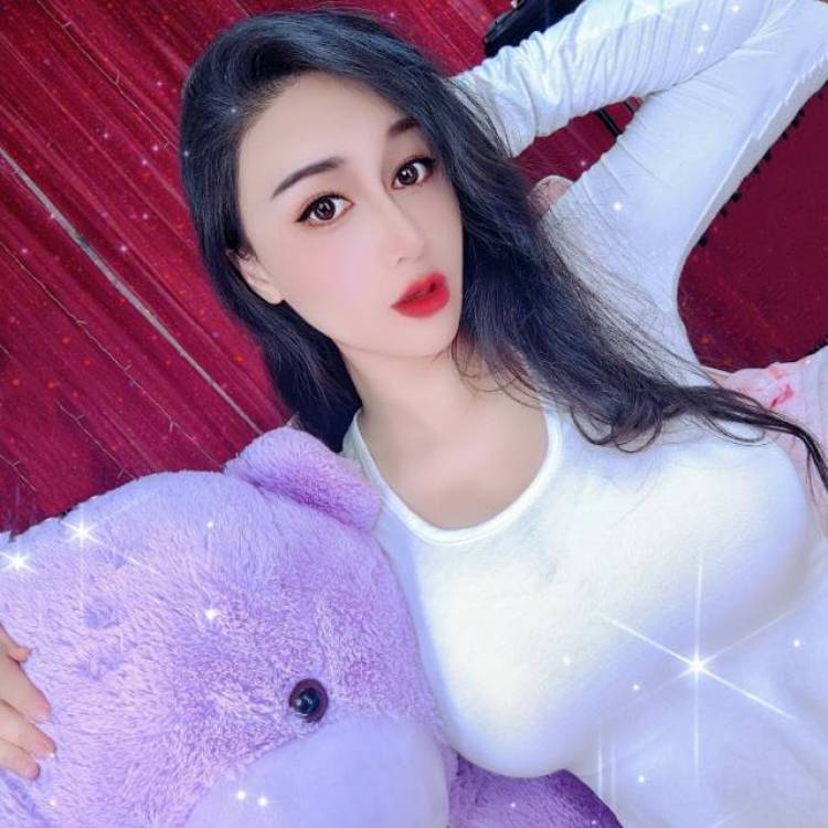 依娜-湖南省·长沙市·雨花区--特长舞蹈 能很好的把握好各种风格照片   网拍 口播 商演都可