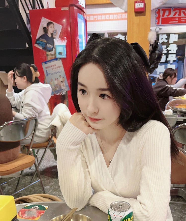 YOYO-江苏省·南京市·建邺区--生意不大不小，但品质刚好
朋友不多不少，坦诚相交
愿我们活成自己喜欢的样子
做品质好货，做诚信良人！