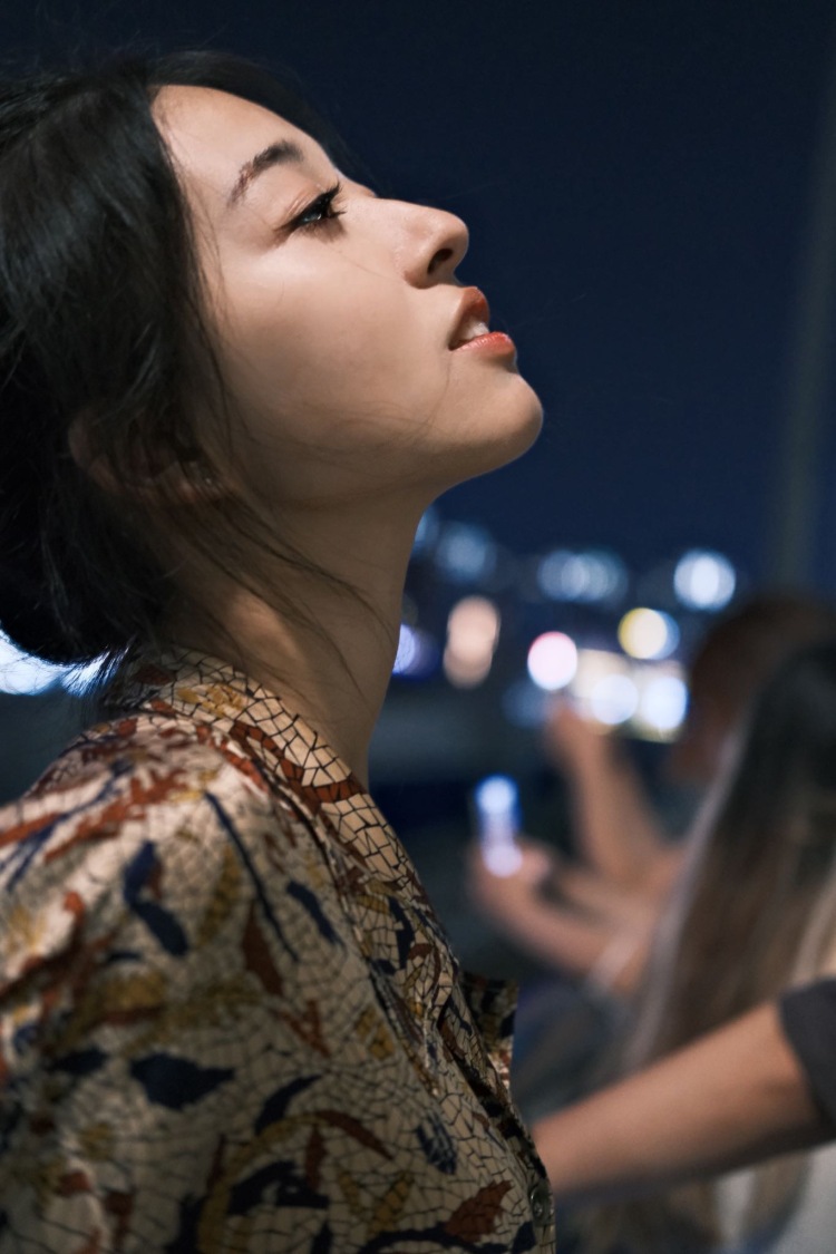 王荧荧呀-浙江省·杭州市·临平区--接首饰服装等寄拍送拍买家秀，学生兼职模特，有相机，169，49，身材比例佳。