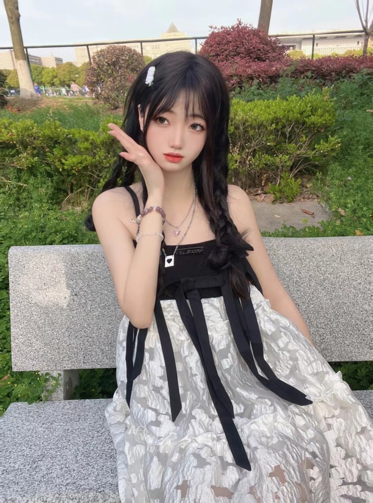 🍓 草莓罐罐-北京市·北京市·朝阳区--156。42公斤
会拍照会p图
可接服装首饰
对镜拍户外拍照均可
社交账号粉丝2k
