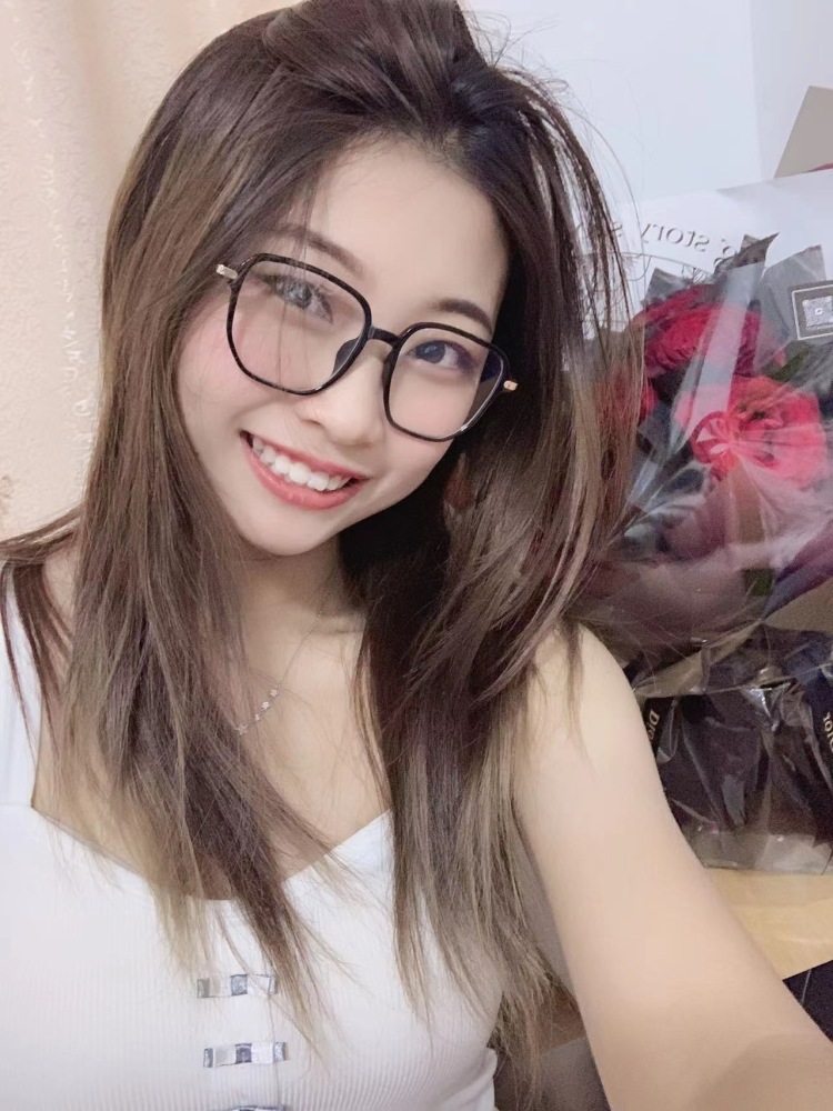 A·馨馨 Lydia🧸-黑龙江省·齐齐哈尔市·龙江县-抖音、快手-特长:跳舞
职业:舞蹈老师
买家秀 推广都OK
最近在转行自媒体 拍摄视频 可加入产品