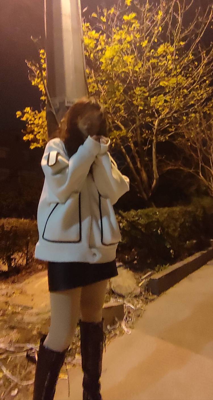 Jm-江西省·宜春市·丰城市--接寄拍送拍,衣服包包饰品等都可
身高155体重45-48kg