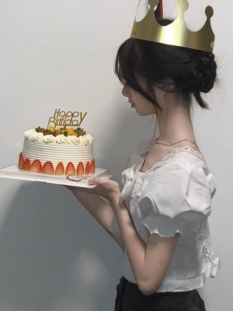 月亮想见你-广东省·潮州市·饶平县-快手-本人超温柔，身高170，体重42公斤，可盐可甜，适合各种风格，会拍照会P图会化妆会穿搭会打扮，如果看上了的话可以联系我欧，我一直都在