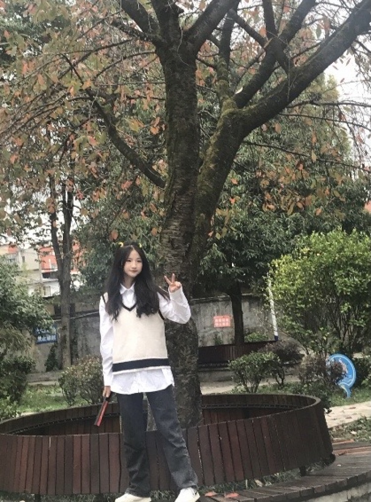 遗憾.-贵州省·遵义市·习水县--我接单 声音好听 可帮忙带货 会拍照 长得还行 本人非常友好哦