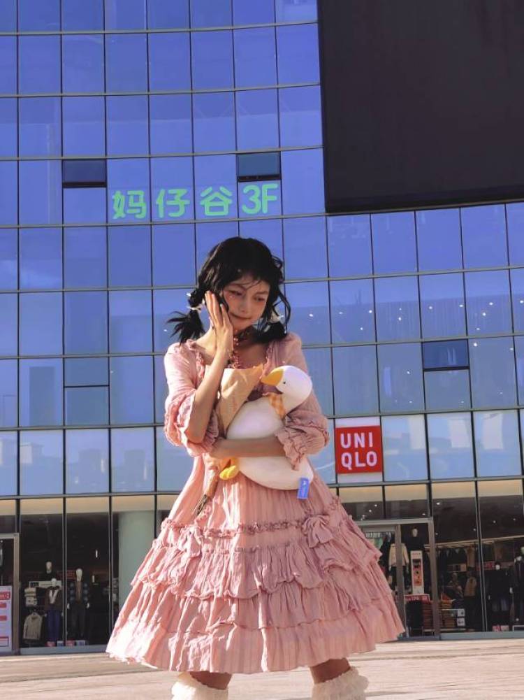 上野冥子-湖南省·娄底市·冷水江市-某红薯  抖音  快手 b站-素人模特，会拍照，p图，穿搭，护肤，美妆，认真负责，可接无费置换，出图快