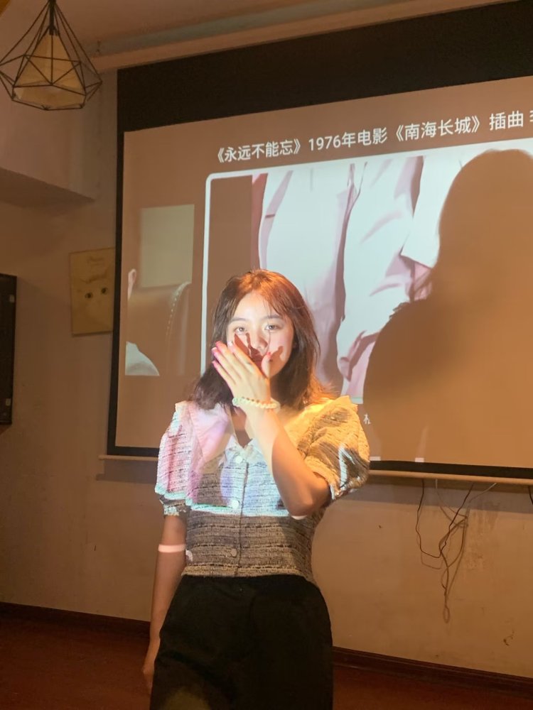 BIGM--湖南省·常德市·汉寿县-抖音 快手-女大学生一枚～ 时间很充裕 专业是计算机网络技术 能熟练使用ps pr等修图视频制作软件 会拍照 审美在线 拍照风格多样
学过舞蹈 美术
🤘🏻开箱测评 寄拍都可联系我 价格可以谈
希望商家们能给个让我