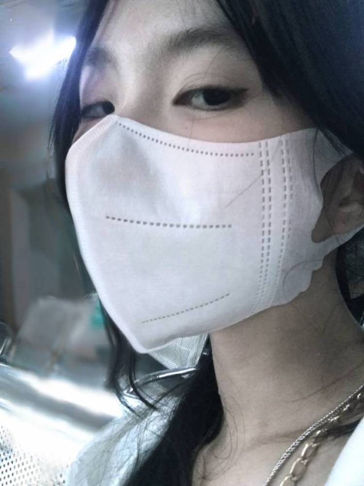 月亮想见你-广东省·潮州市·饶平县-快手-会拍照，会修图，会穿搭，会化妆，会打扮，有颜值有身材，可盐可甜，适合各种风格看上的老板可以私我欧