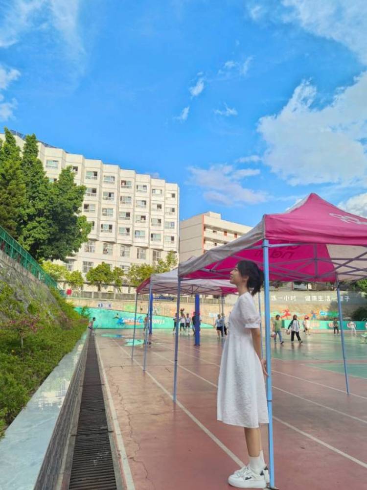 First ฅ-四川省·成都市·郫都区-快手-爱拍照，会修图，有耐心，可以校园推广，快手带货接寄拍，认真负责，出图质量高。