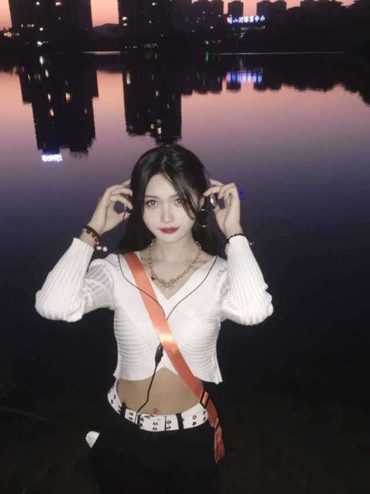 顏-贵州省·贵阳市·南明区-快手-摄影  软件p图  绘画  视频剪辑 风格多样 
体重 40kg
身高 158