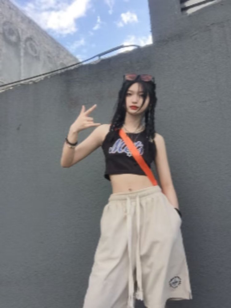 顏-贵州省·贵阳市·南明区-快手-摄影  软件p图  绘画  视频剪辑 风格多样 
体重 40kg
身高 158