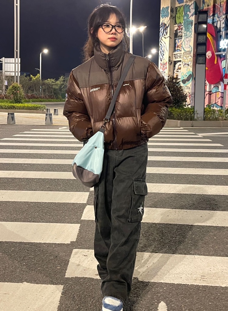 W-福建省·漳州市·芗城区-抖音-可接衣服包包类买家秀，有拍照经验 身高158体重42 可出外景 拍过七八套衣服类买家秀，可48小时内出图