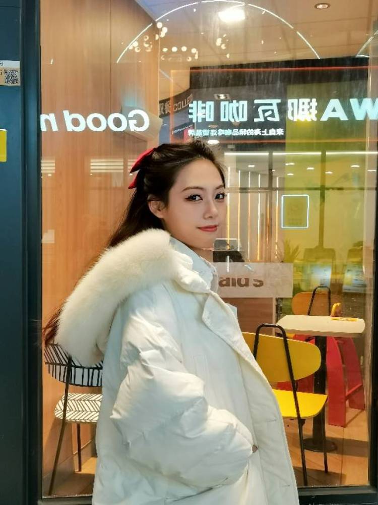 ㅤ靠自己万事如意-福建省·宁德市·福鼎市-某红薯、b站、抖音-你好，我是曲蔻蔻，买家秀、种草带货（口播）、详情页拍摄都可以接，外景街拍或者棚拍也可以接受，希望可以长期合作