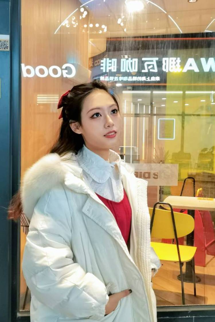 ㅤ靠自己万事如意-福建省·宁德市·福鼎市-某红薯、b站、抖音-你好，我是曲蔻蔻，买家秀、种草带货（口播）、详情页拍摄都可以接，外景街拍或者棚拍也可以接受，希望可以长期合作