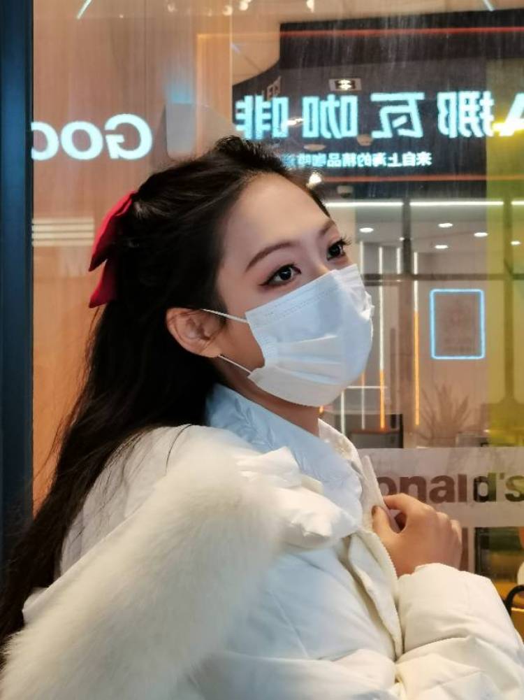 ㅤ靠自己万事如意-福建省·宁德市·福鼎市-某红薯、b站、抖音-你好，我是曲蔻蔻，买家秀、种草带货（口播）、详情页拍摄都可以接，外景街拍或者棚拍也可以接受，希望可以长期合作