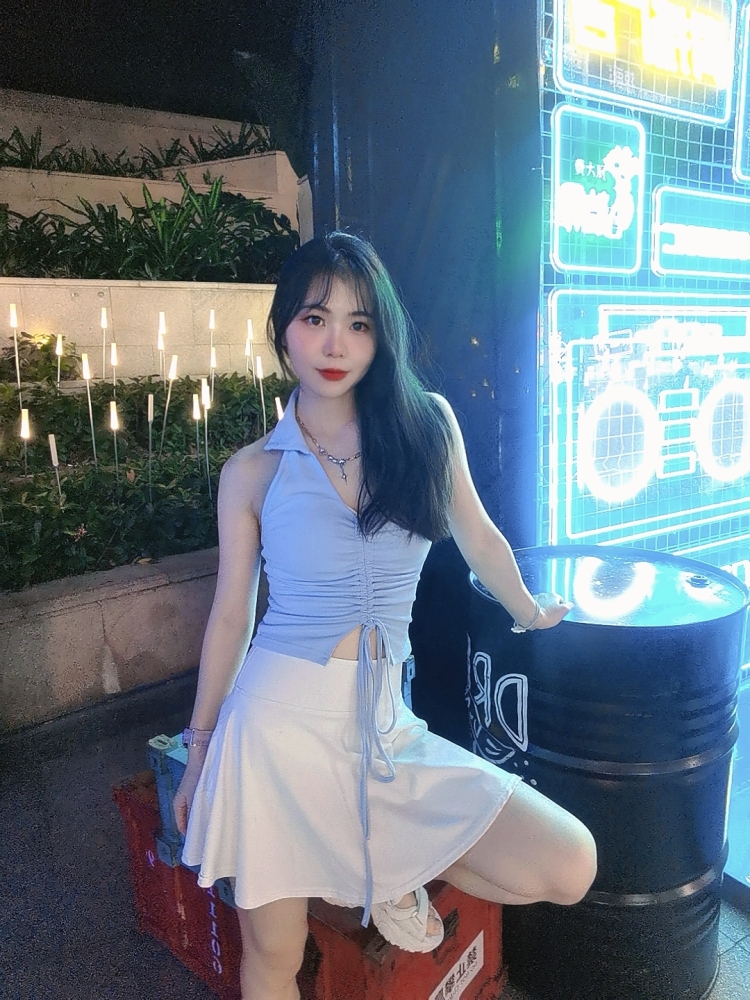 ying-广东省·深圳市·福田区--160cm,44kg,本来会拍照会修图,有拍照经验,想做寄拍,可接服装,鞋子,包包,饰品,护肤品
