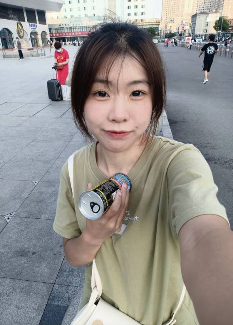 🐼进击的小朝哦嗷-河北省·唐山市·遵化市--会化妆,修图,风格多变,新手上路,多多支持啦,放假在家,时间较充裕
接买家秀、种草带货、私域流量推广、AP P|小程序|游戏|网站测评推广、开箱测评、免费试用。