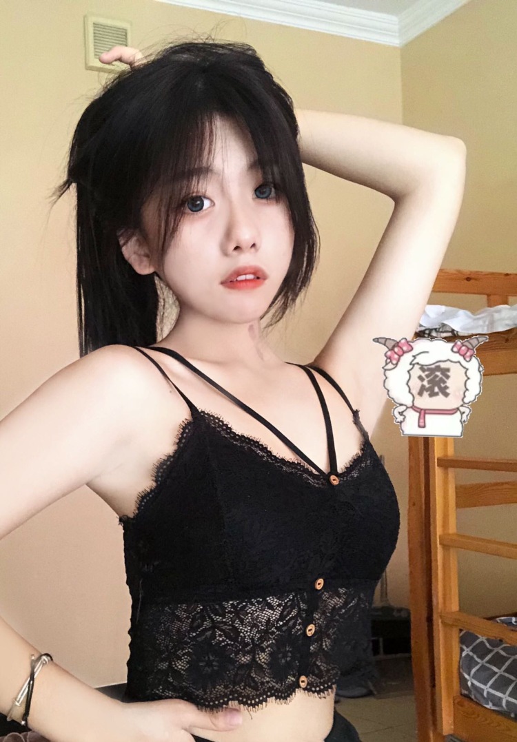 小果 _-吉林省·长春市·宽城区-快手-本人喜欢拍照,会p图,🉑️接寄拍,🉑️接美瞳,本人微胖90斤左右,各种风格都🉑️