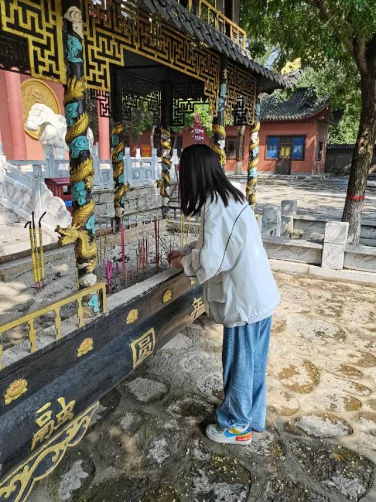阿正-河南省·焦作市·山阳区--美术生,会拍照p图,都可以接比较有礼貌,可以沟通价格,第一次做,希望可以接单