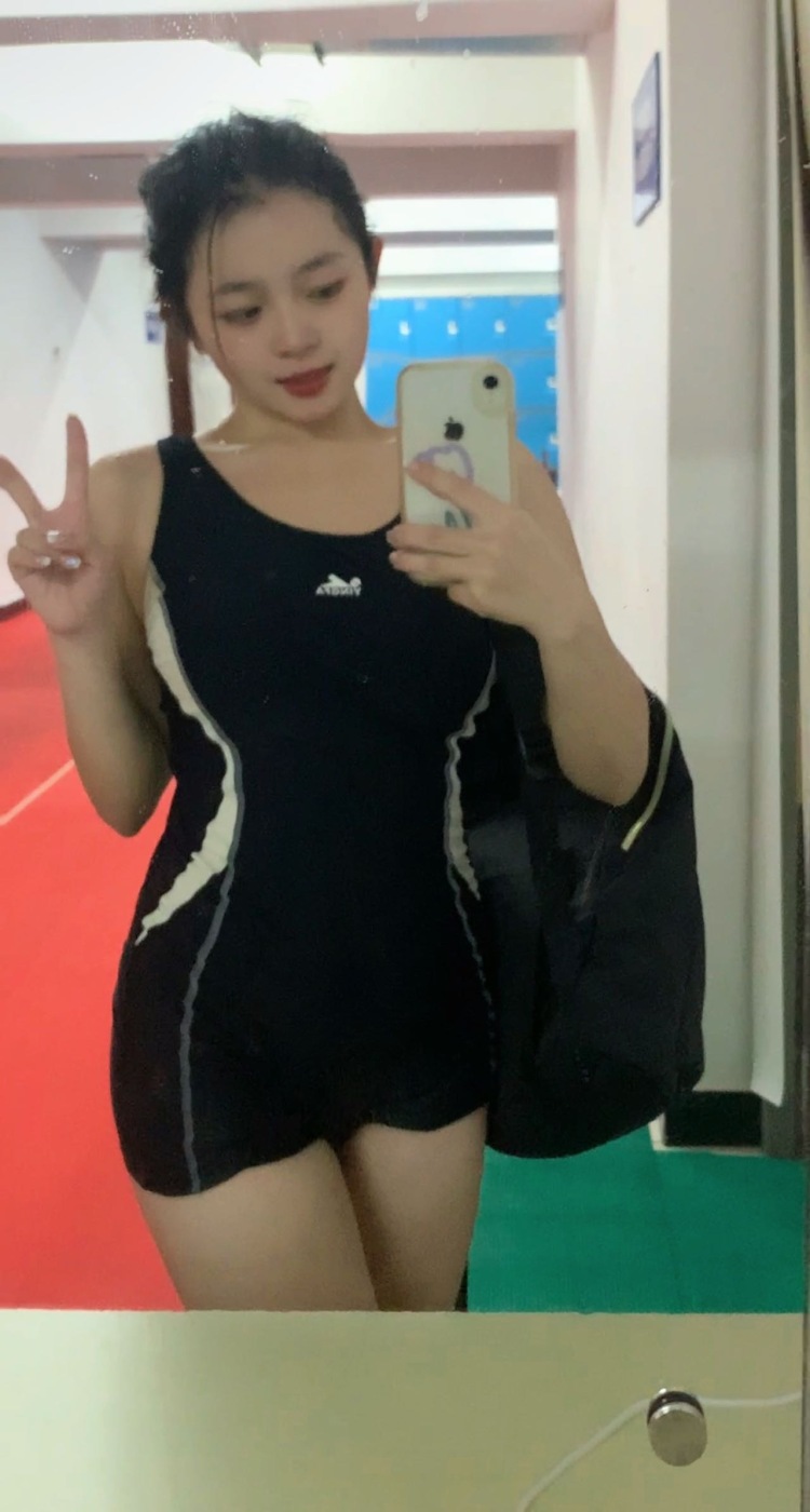 一蔓yokki🏊💦💦-四川省·泸州市·古蔺县-抖音-热爱运动健身,游泳教练,美女教练,擅长拍摄游泳变装视频,游泳健身视频,颜值视频或者图文视频,vlog 等 可塑性强,风格多样,可接受露肤度较为性感,纯欲的运动套装、瑜伽服,泳装,比基尼等等,找我合作!