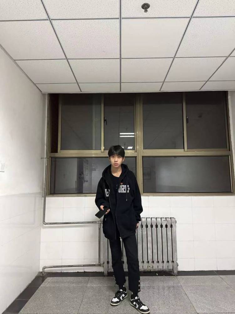 。。-甘肃省·平凉市·崆峒区--是一名大一学生 净身高1728体重58公斤 欢迎各位老板邀请