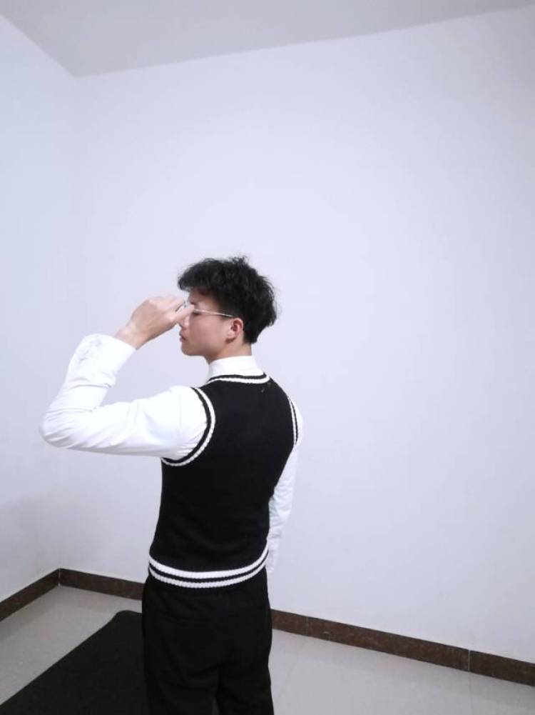 错乱流年-广西壮族自治区·钦州市·钦北区-抖音,快手,B站,某红薯,知乎-本人是在校大一生,时间较为充裕,目前比较感兴趣的是寄拍模特的单子,各种风格的我都有涉猎。爱摄影,有一些拍摄功底。爱思考,平时有写文章的习惯,产品推广软文也可接受。有需求的商家欢迎来跟我合作