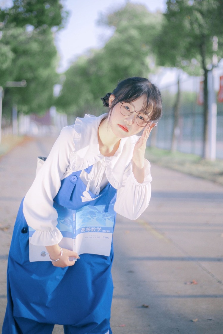 千千-浙江省·杭州市·上城区-85868139999-拍照技术高超，时间充裕，可以很好的展示商品的优点、可以很好的驾驭各种风格