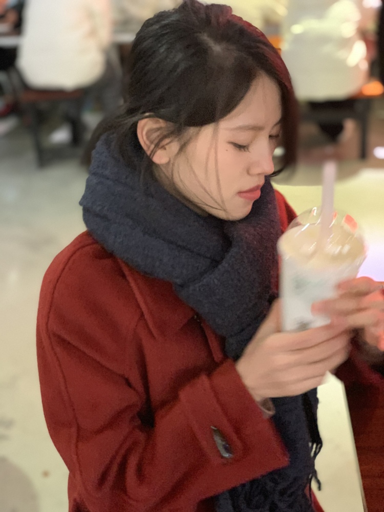 Freedom-江西省·上饶市·信州区--02年小姐姐一枚，可甜可盐 接单 买家秀 探店打卡，好物分享都可。会化妆 会打扮 会拍照 会p图 全能 出图还快！希望商家大大能看看我！！！